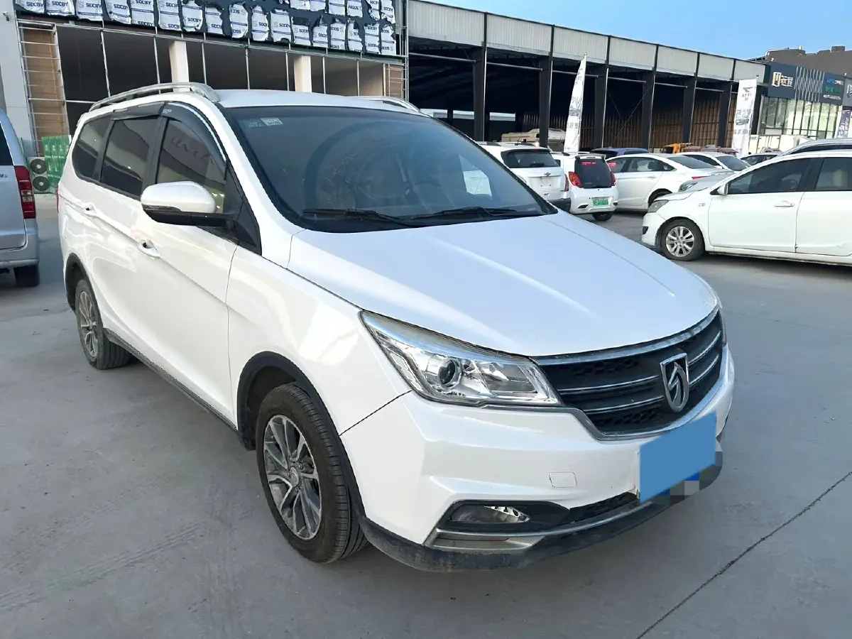 2017 BaoJun 730 1.5T 150HP L4 6MT,autocango,china used car exporter,china ev exporter,chinese used car exporter,chinese used ev exporter