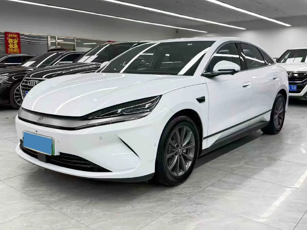 2025 BYD QinL BEV