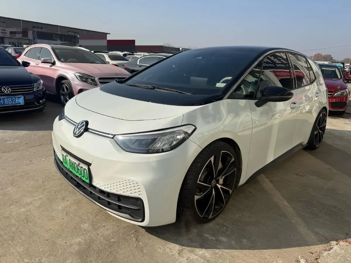 2025 Volkswagen ID.3 BEV 52.8KWH