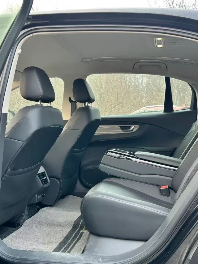 2024 HongQi E-QM5 BEV 72KWH,autocango,china used car exporter,china ev exporter,chinese used car exporter,chinese used ev exporter