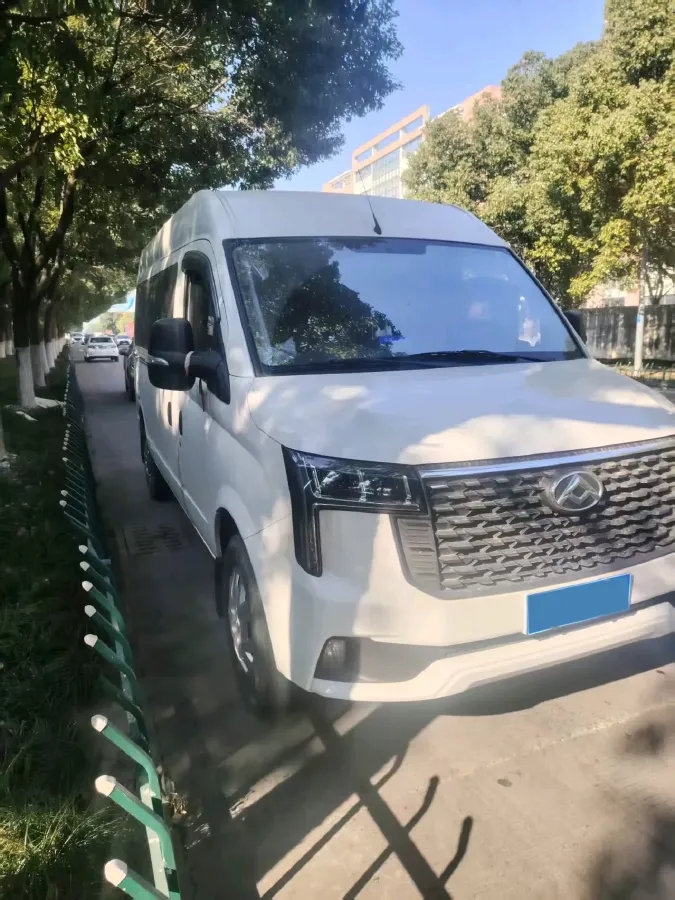 2023 MAXUS XinTu V80 2.0T 127HP L4 6MT,autocango,china used car exporter,china ev exporter,chinese used car exporter,chinese used ev exporter