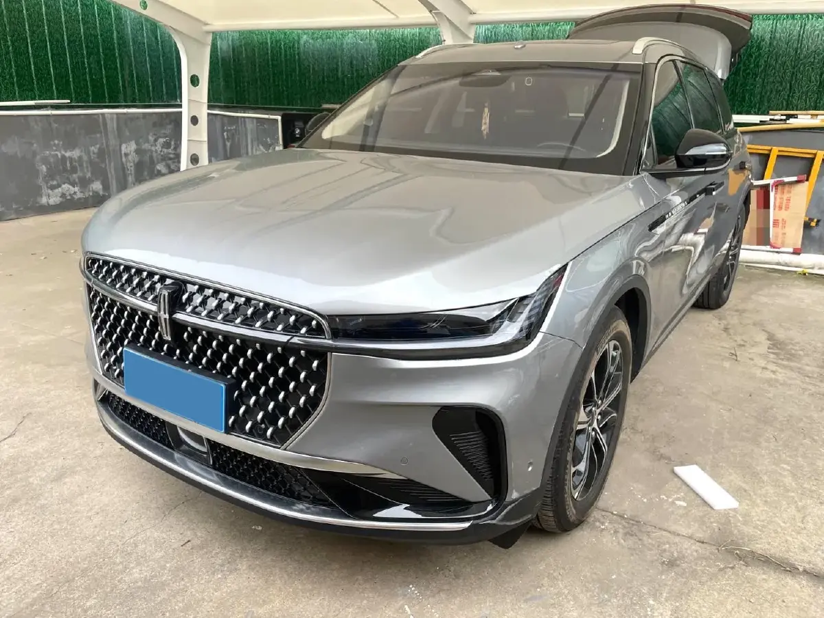 2023 Lincoln Nautilus 2.0T 261HP L4 8AT