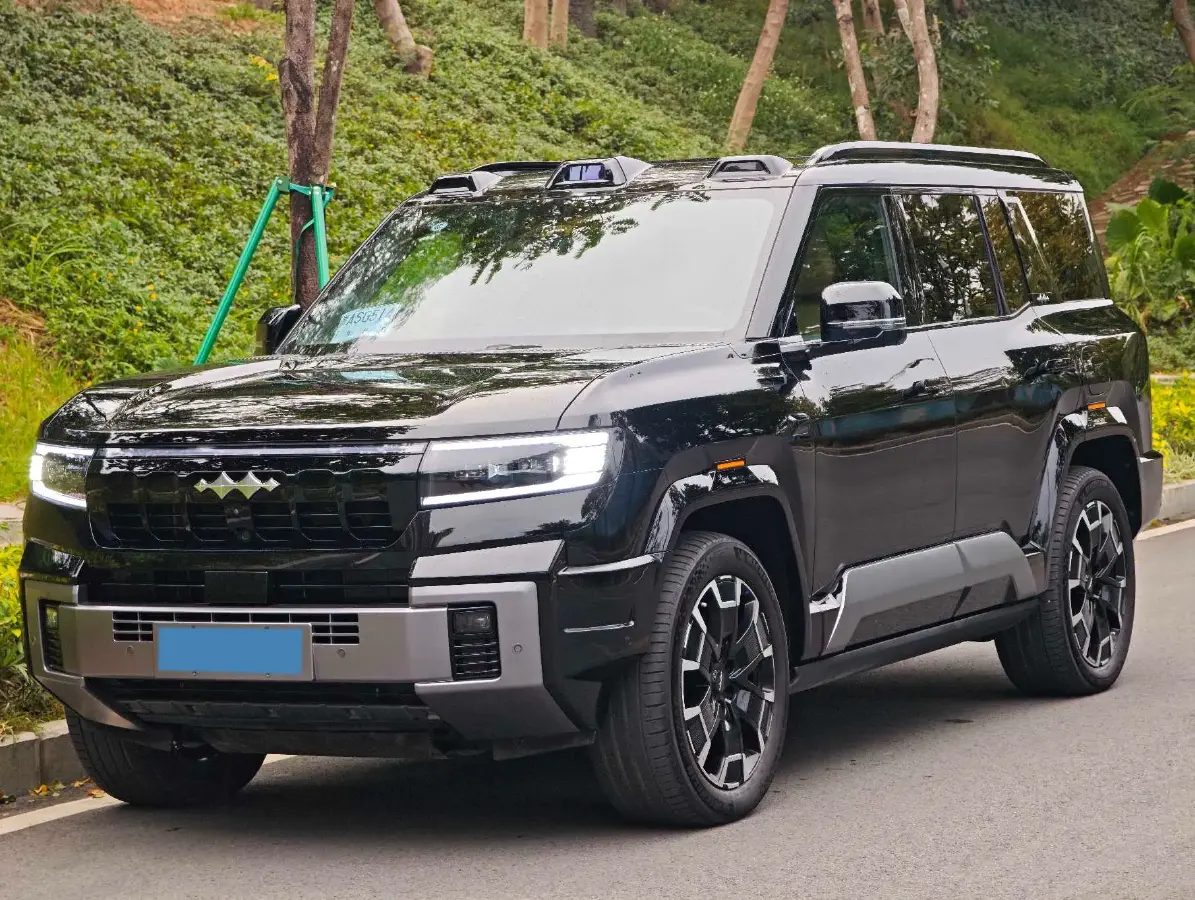 2025 FangChengBao Bao 8 2.0T 245HP L4 E-CVT PHEV 36.8KWH