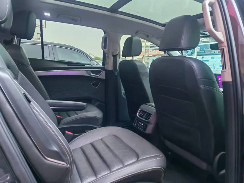 2022 Volkswagen Talagon 2.0T 220HP L4 7DCT,autocango,china used car exporter,china ev exporter,chinese used car exporter,chinese used ev exporter