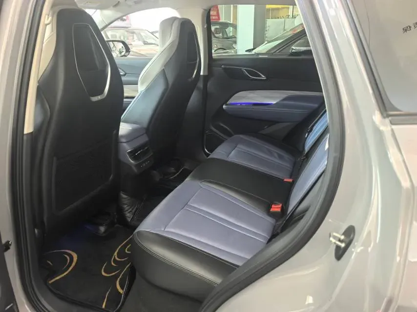 2023 HongQi HS3 2.0T 252HP L4 8AT,autocango,china used car exporter,china ev exporter,chinese used car exporter,chinese used ev exporter