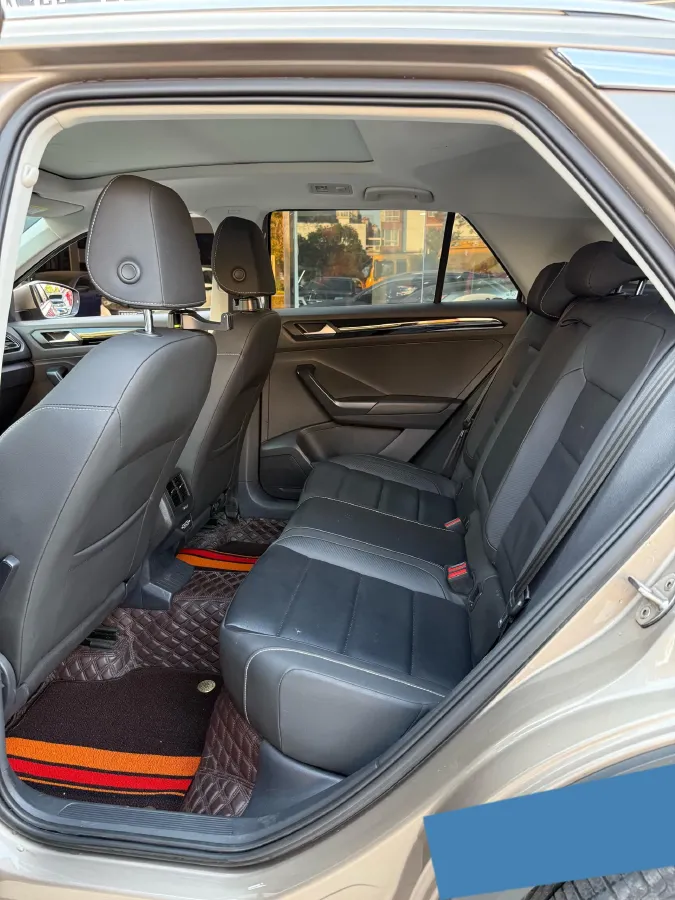 2021 Volkswagen T-Roc 1.4T 150HP L4 7DCT,autocango,china used car exporter,china ev exporter,chinese used car exporter,chinese used ev exporter