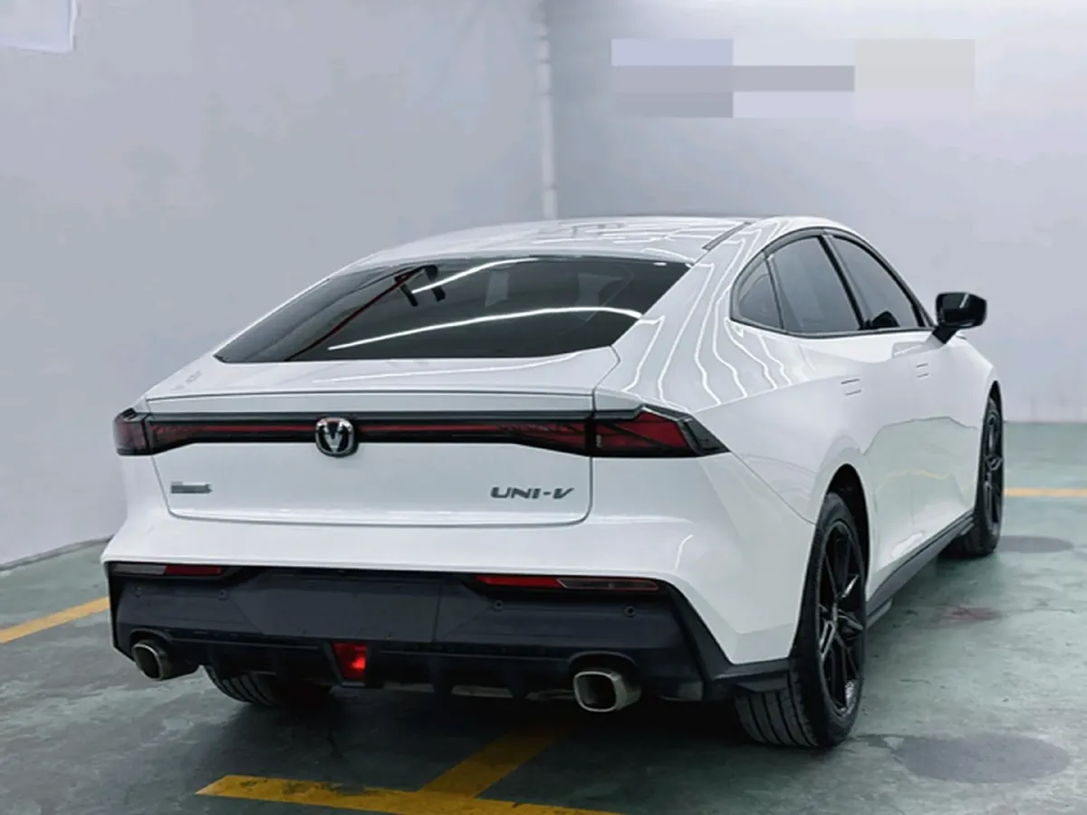 2022 ChangAn UNI-V 1.5T 188HP L4 7DCT,autocango,china used car exporter,china ev exporter,chinese used car exporter,chinese used ev exporter