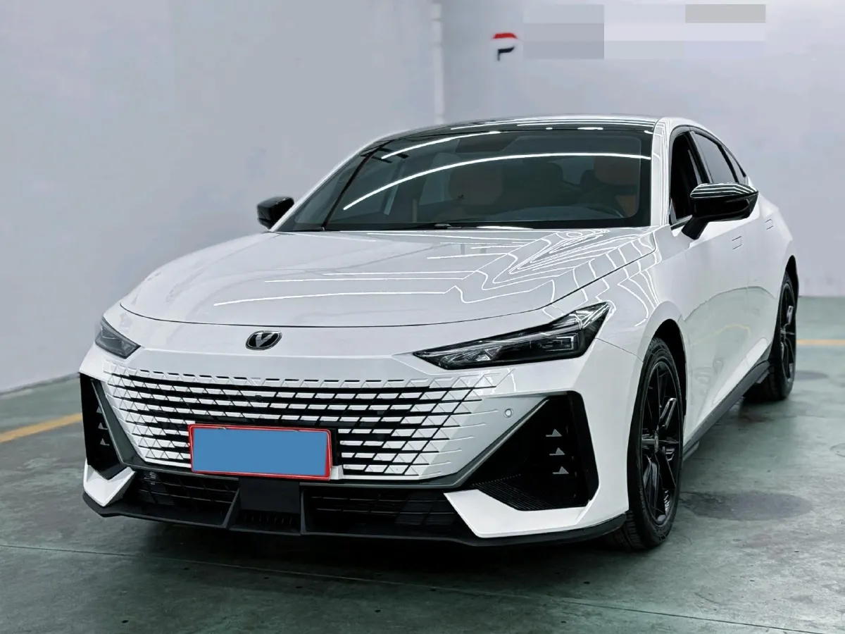2022 ChangAn UNI-V 1.5T 188HP L4 7DCT,autocango,china used car exporter,china ev exporter,chinese used car exporter,chinese used ev exporter