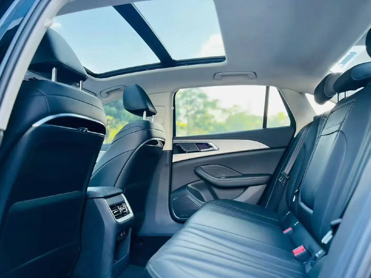 2023 HongQi H5 1.5T 169HP L4 7DCT,autocango,china used car exporter,china ev exporter,chinese used car exporter,chinese used ev exporter