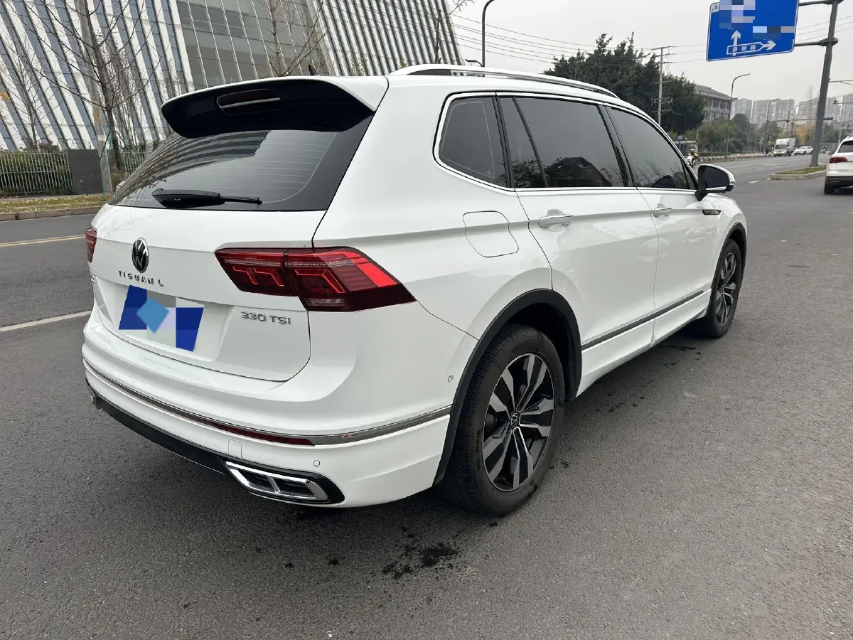 2024 Volkswagen Tiguan L 2.0T 186HP L4 7DCT,autocango,china used car exporter,china ev exporter,chinese used car exporter,chinese used ev exporter