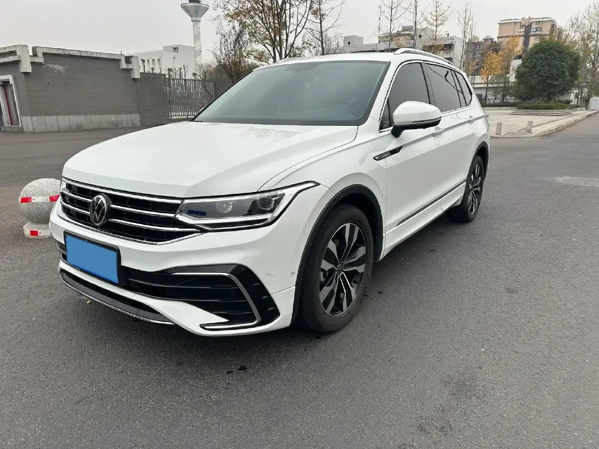 2024 Volkswagen Tiguan L 2.0T 186HP L4 7DCT