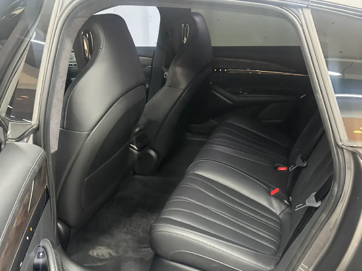 2022 IM L7 BEV 90KWH,autocango,china used car exporter,china ev exporter,chinese used car exporter,chinese used ev exporter