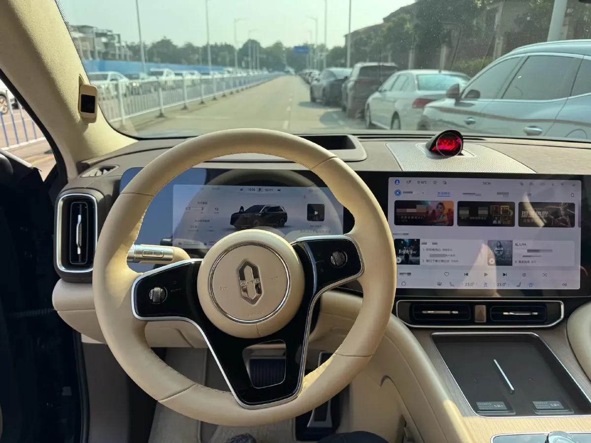 2025 AITO AITO M9 REEV 160HP REEV 52KWH,autocango,china used car exporter,china ev exporter,chinese used car exporter,chinese used ev exporter