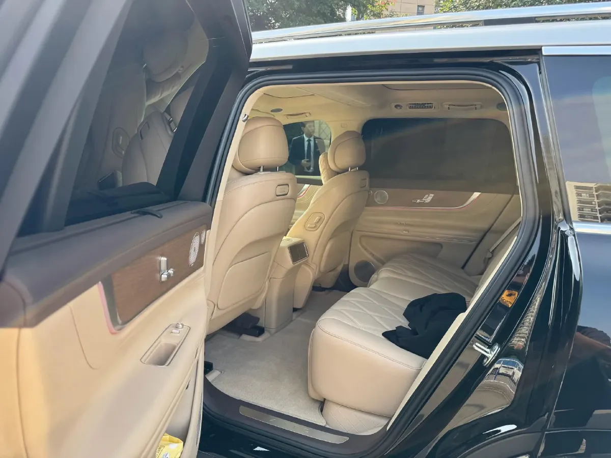 2025 AITO AITO M9 REEV 160HP REEV 52KWH,autocango,china used car exporter,china ev exporter,chinese used car exporter,chinese used ev exporter