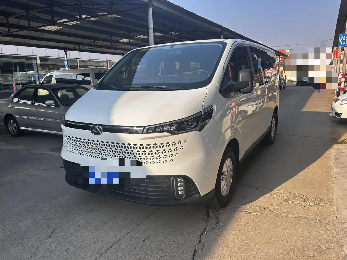 2023 MAXUS XinTu V70 2.0T 125HP L4 6MT