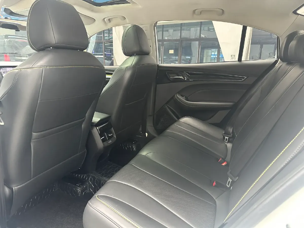 2021 Roewe i5 1.5L 120HP L4 CVT,autocango,china used car exporter,china ev exporter,chinese used car exporter,chinese used ev exporter