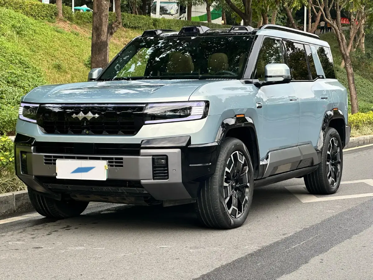 2025 FangChengBao Bao 8 2.0T 245HP L4 E-CVT PHEV 36.8KWH