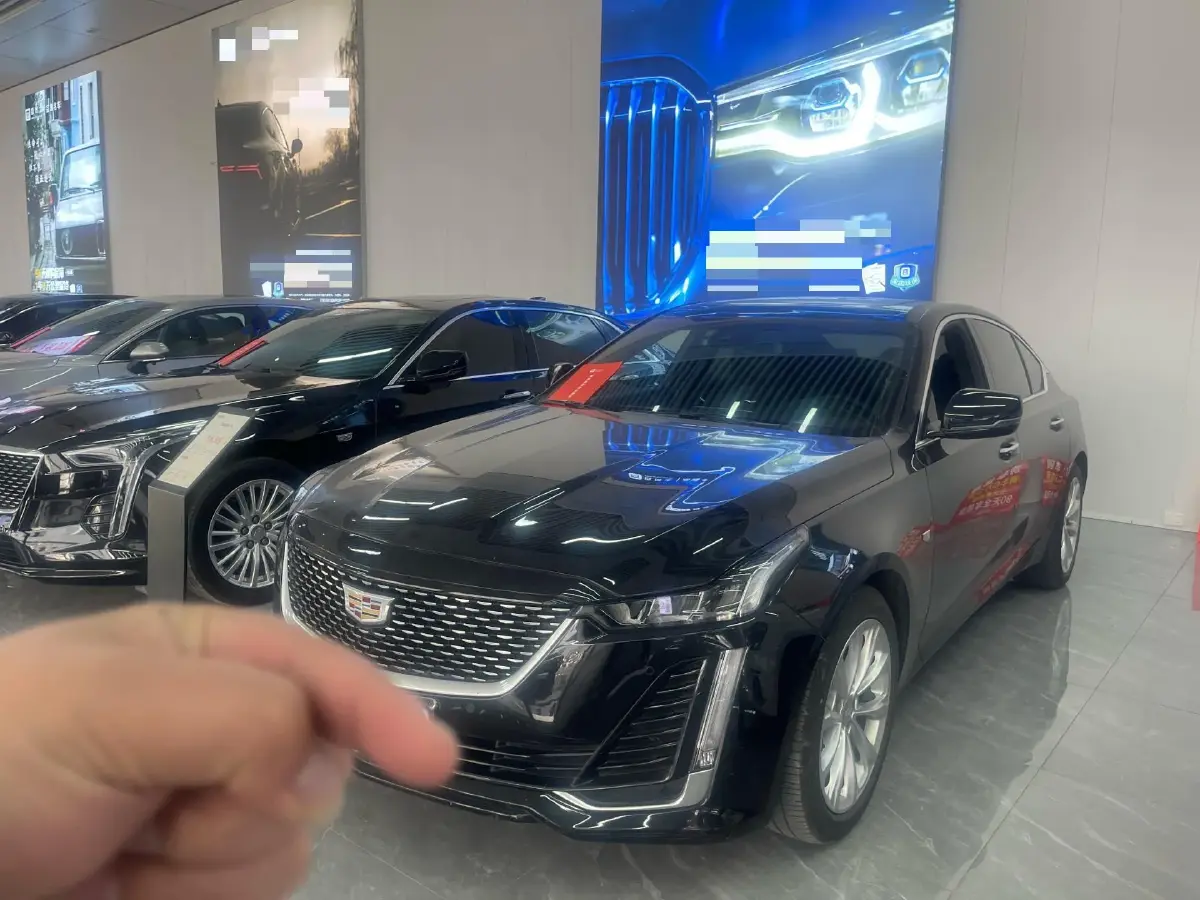 2022 Cadillac CT5 2.0T 237HP L4 10AT