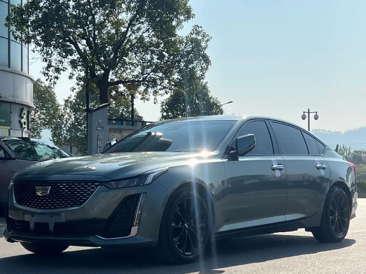 2023 Cadillac CT5 2.0T 237HP L4 10AT