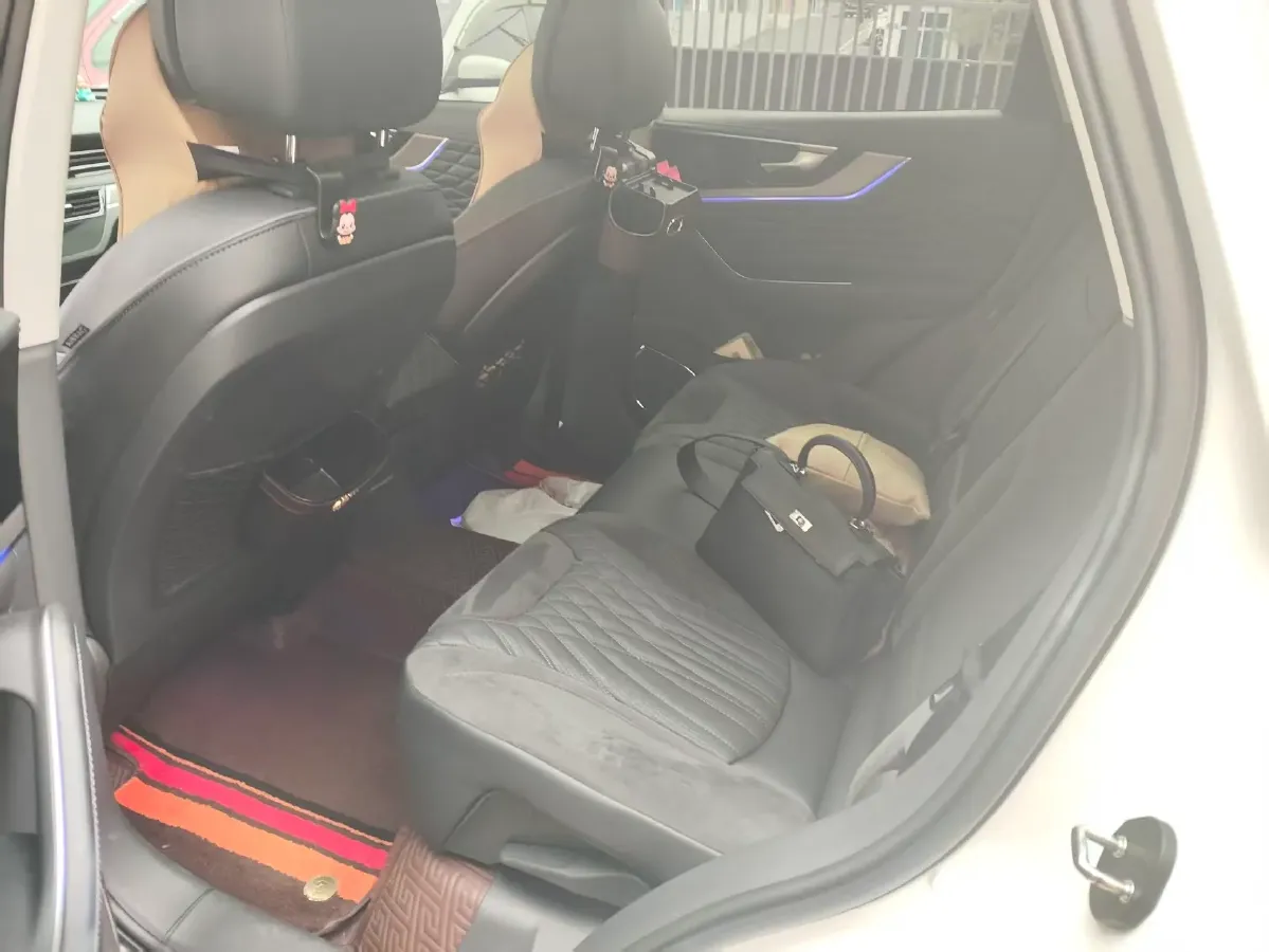 2022 HongQi HS5 2.0T 224HP L4 6AT,autocango,china used car exporter,china ev exporter,chinese used car exporter,chinese used ev exporter