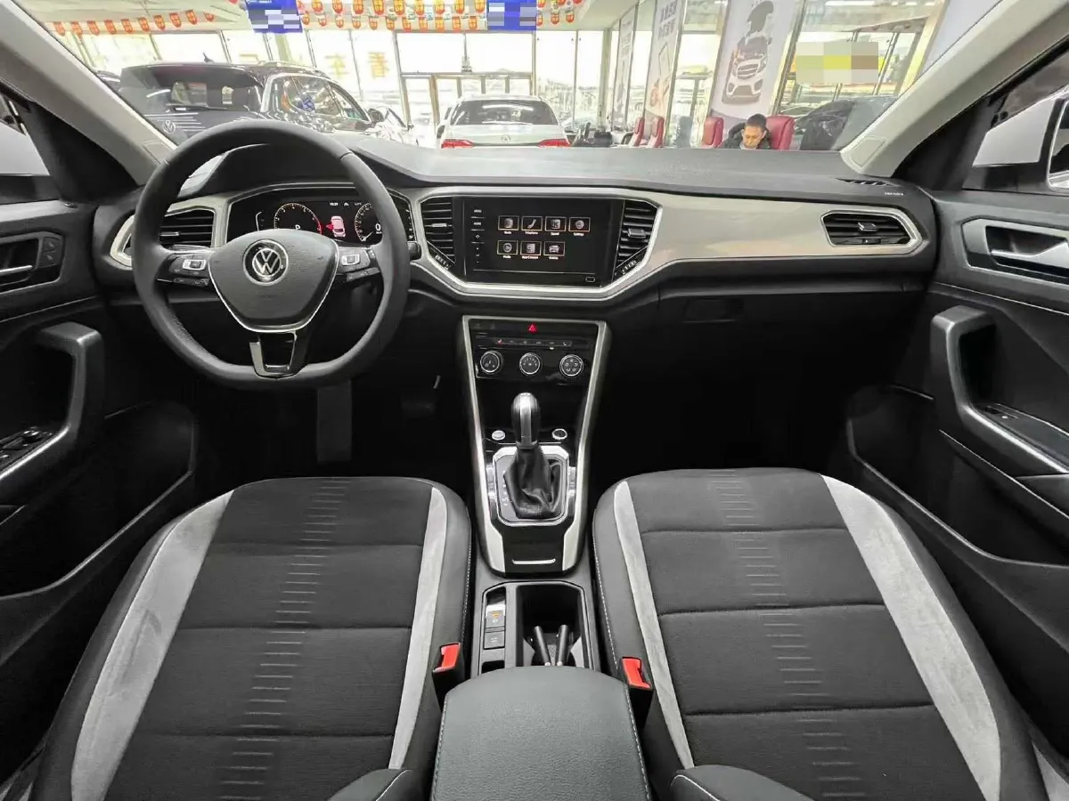 2022 Volkswagen T-Roc 1.4T 150HP L4 7DCT,autocango,china used car exporter,china ev exporter,chinese used car exporter,chinese used ev exporter