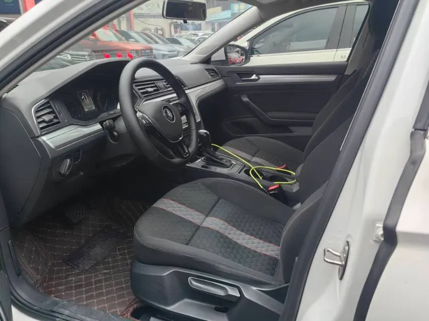 2019 Volkswagen T-Cross 1.4T 150HP L4 7DCT,autocango,china used car exporter,china ev exporter,chinese used car exporter,chinese used ev exporter