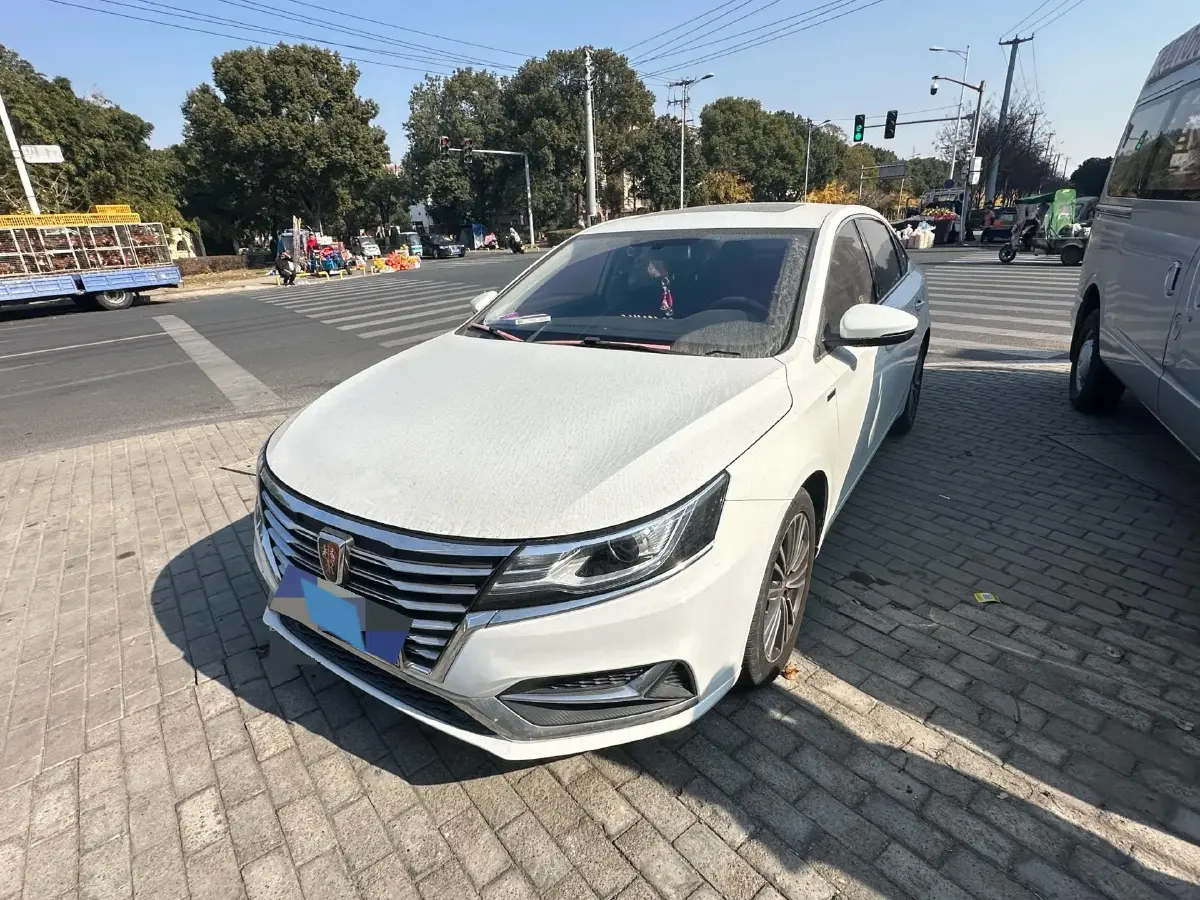 2020 Roewe i6 1.6L 125HP L4 CVT 2020 Roewe i6 1.6L 125HP L4 CVT