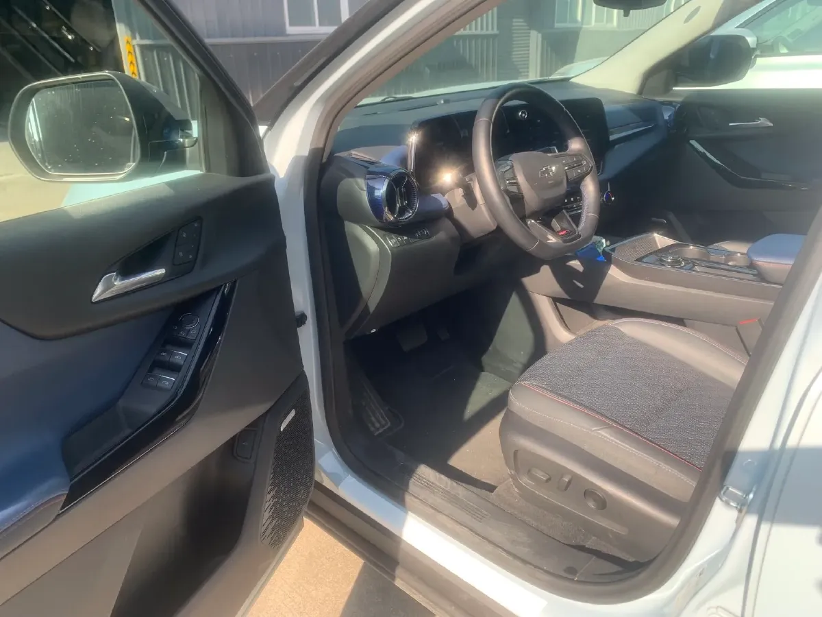 2024 Chevrolet EquinoxPlus 1.5T 180HP L4 2DHT PHEV 16.5KWH,autocango,china used car exporter,china ev exporter,chinese used car exporter,chinese used ev exporter