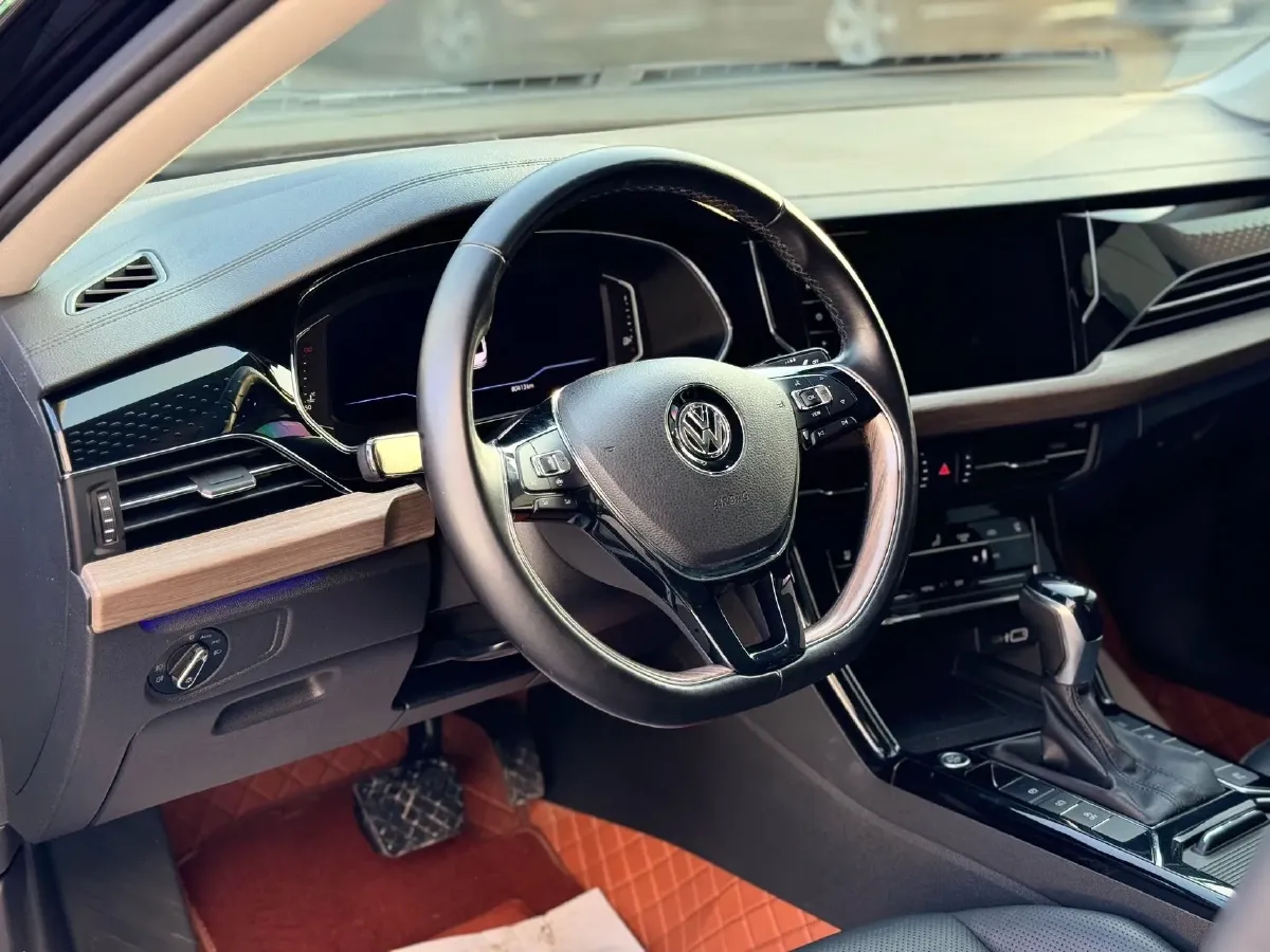 2020 Volkswagen Passat 2.0T 220HP L4 7DCT,autocango,china used car exporter,china ev exporter,chinese used car exporter,chinese used ev exporter