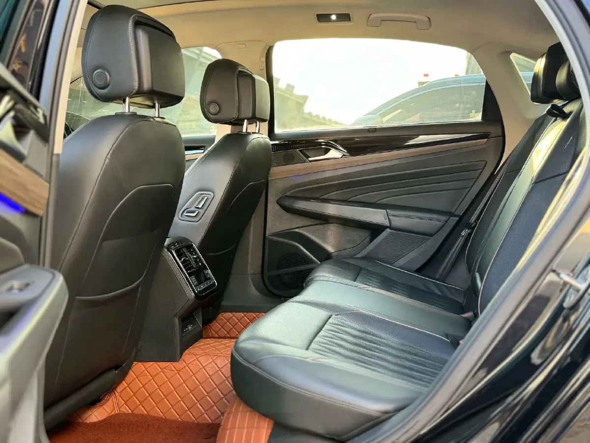 2020 Volkswagen Passat 2.0T 220HP L4 7DCT,autocango,china used car exporter,china ev exporter,chinese used car exporter,chinese used ev exporter