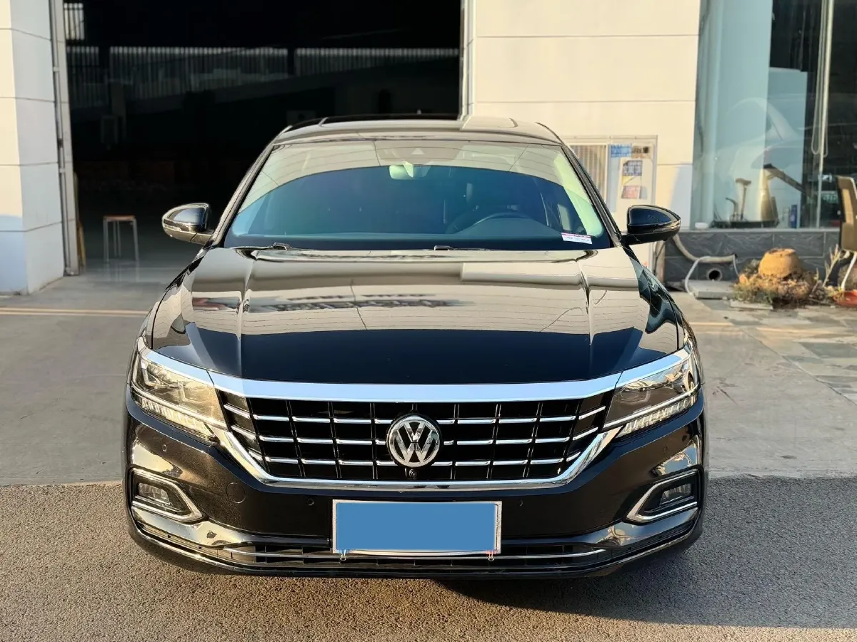 2020 Volkswagen Passat 2.0T 220HP L4 7DCT,autocango,china used car exporter,china ev exporter,chinese used car exporter,chinese used ev exporter