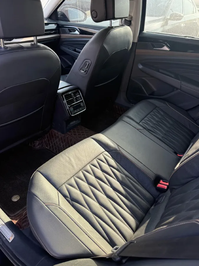 2019 Volvo V40 1.5T 152HP L4 6AT,autocango,china used car exporter,china ev exporter,chinese used car exporter,chinese used ev exporter