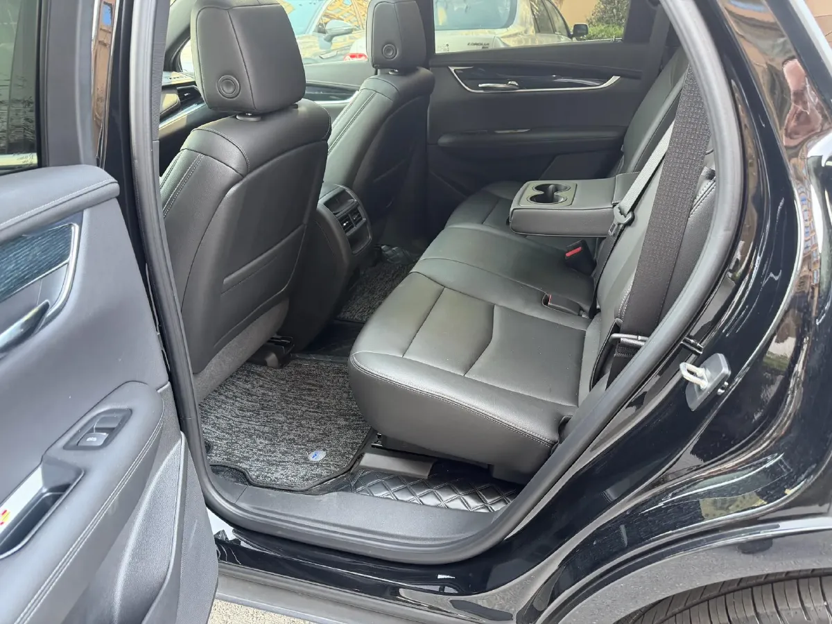 2023 Cadillac XT5 2.0T 237HP L4 9AT,autocango,china used car exporter,china ev exporter,chinese used car exporter,chinese used ev exporter