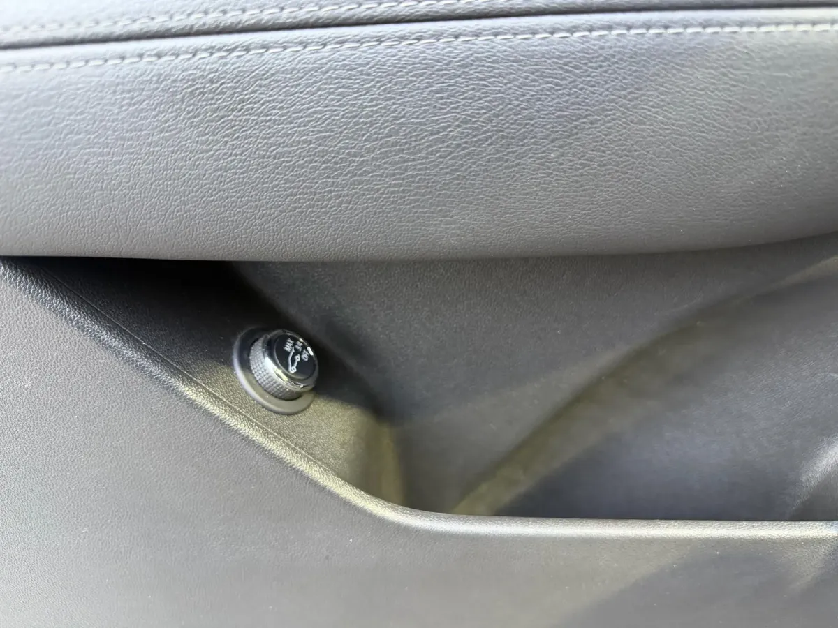 2023 Cadillac XT5 2.0T 237HP L4 9AT,autocango,china used car exporter,china ev exporter,chinese used car exporter,chinese used ev exporter