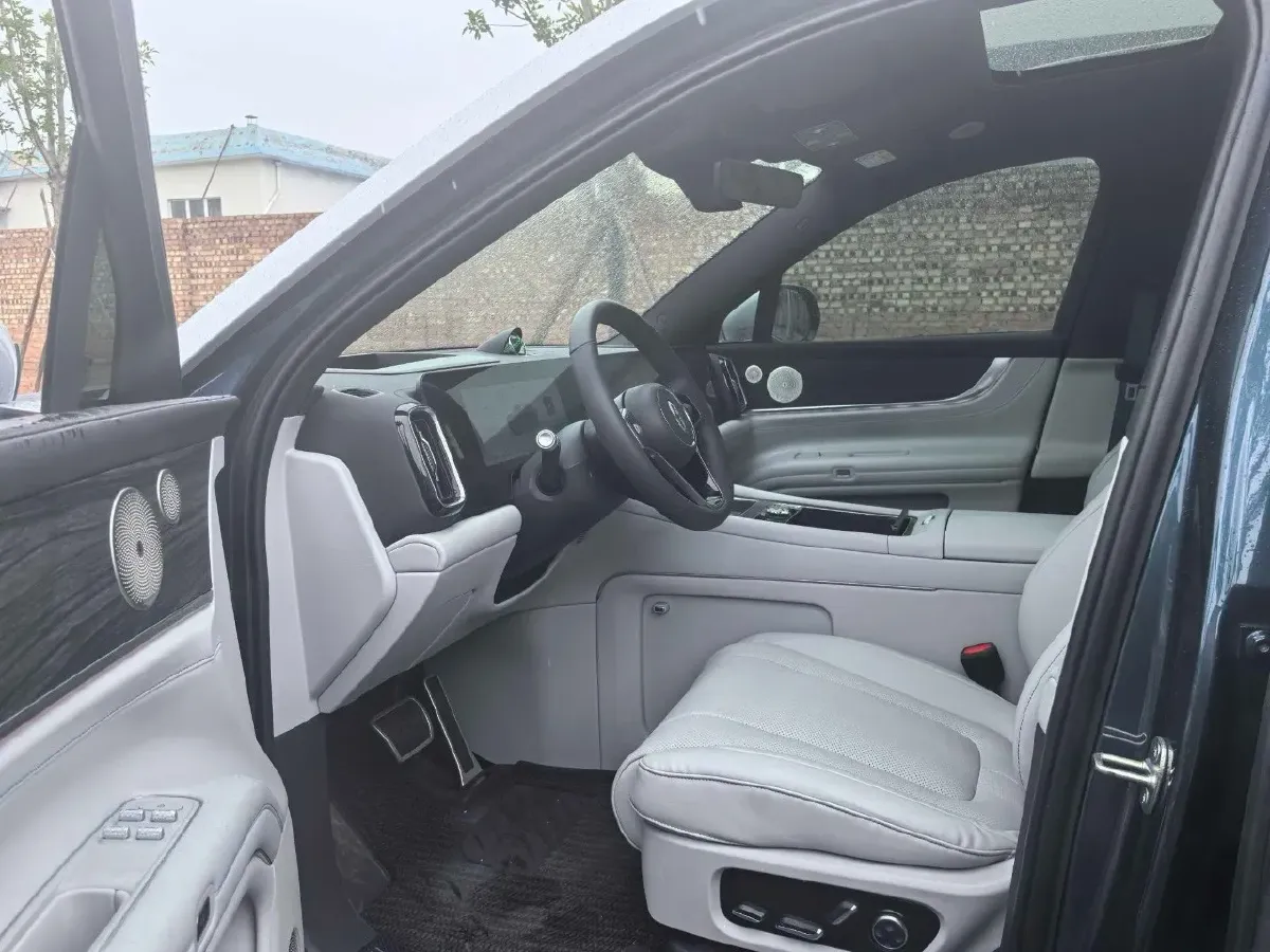 2024 AITO AITO M9 1.5T 152HP L4 REEV 42KWH,autocango,china used car exporter,china ev exporter,chinese used car exporter,chinese used ev exporter