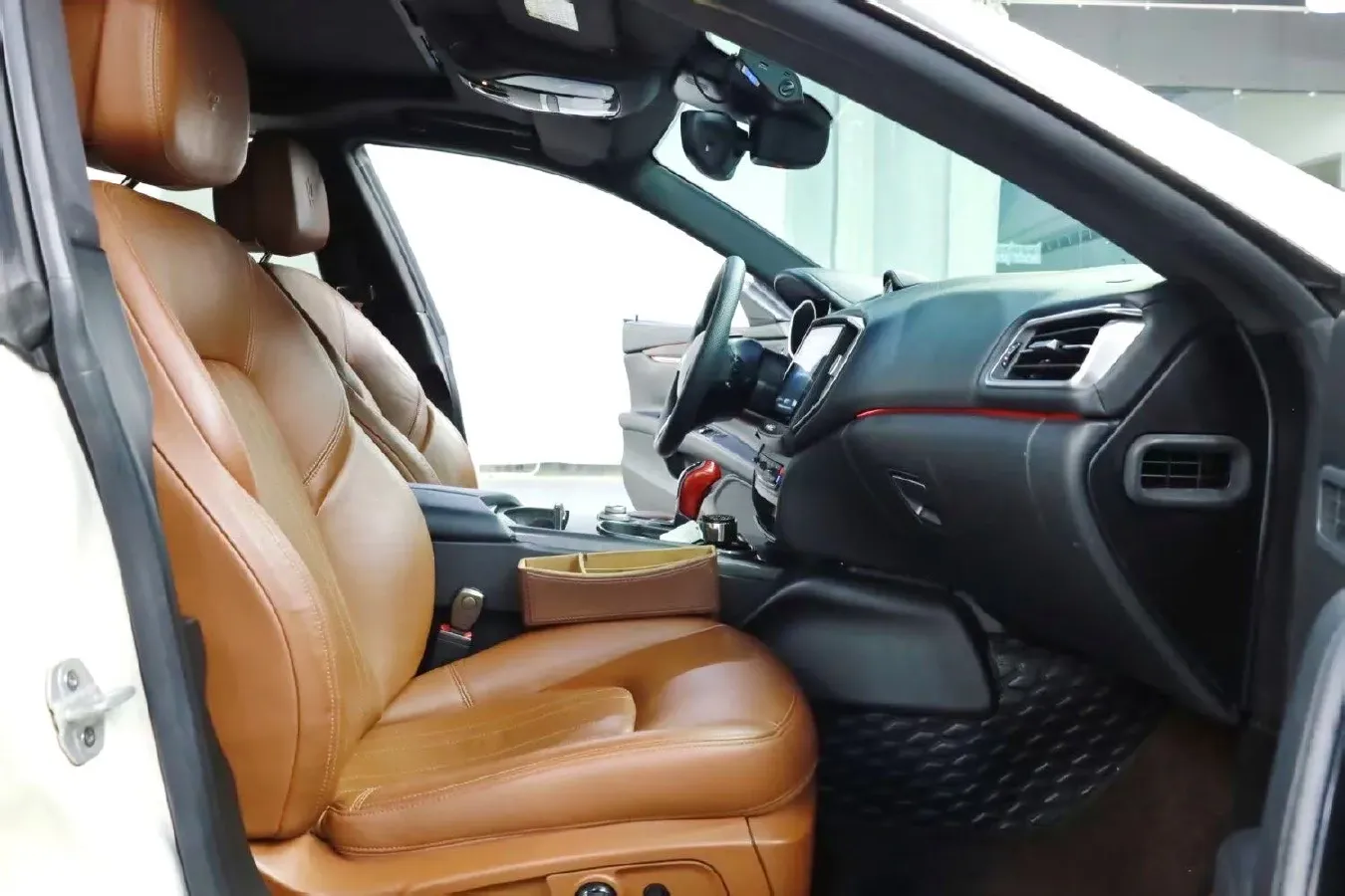 2018 Maserati Ghibli 3.0T 350HP V6 8AT,autocango,china used car exporter,china ev exporter,chinese used car exporter,chinese used ev exporter