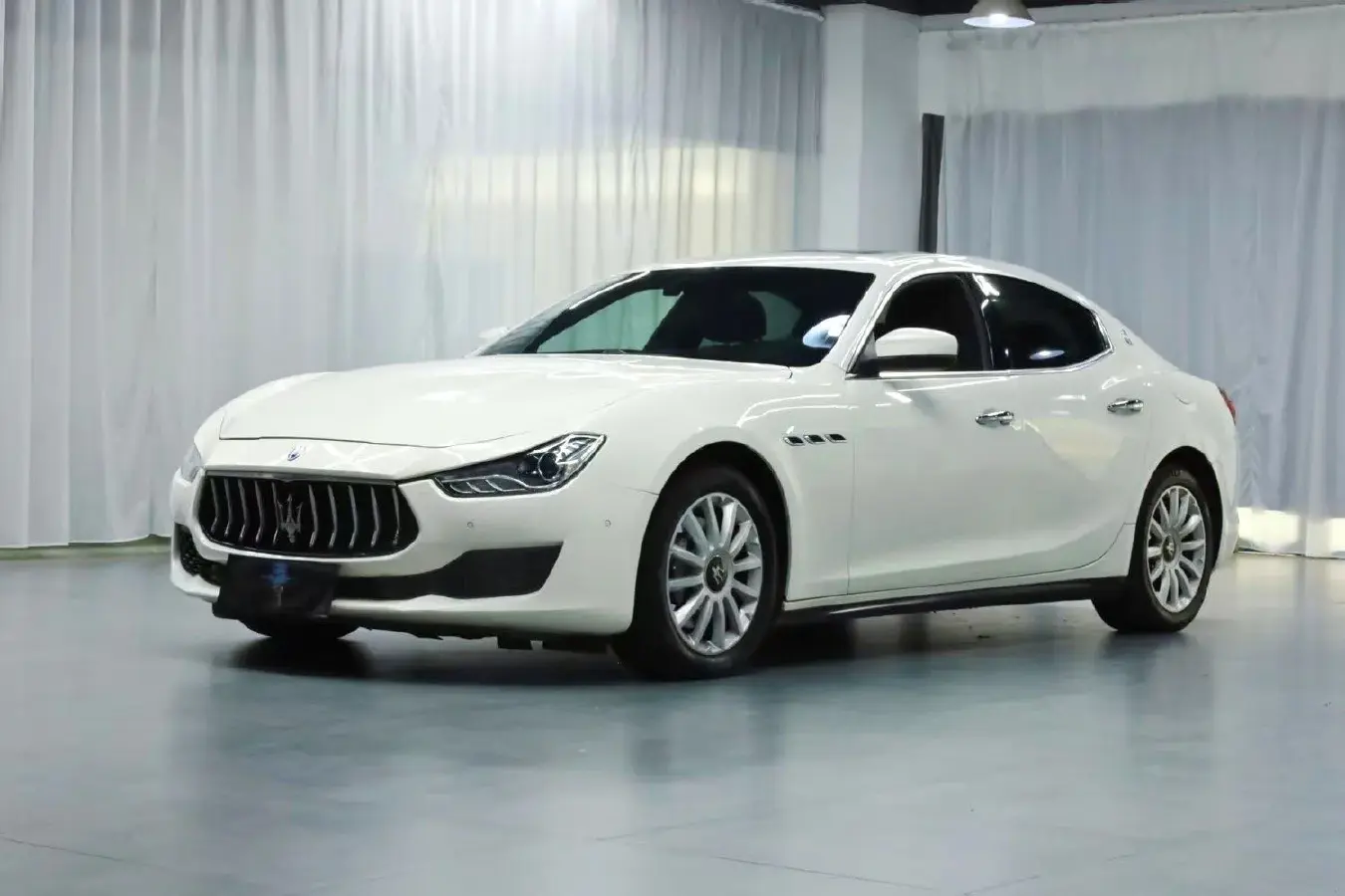2018 Maserati Ghibli 3.0T 350HP V6 8AT