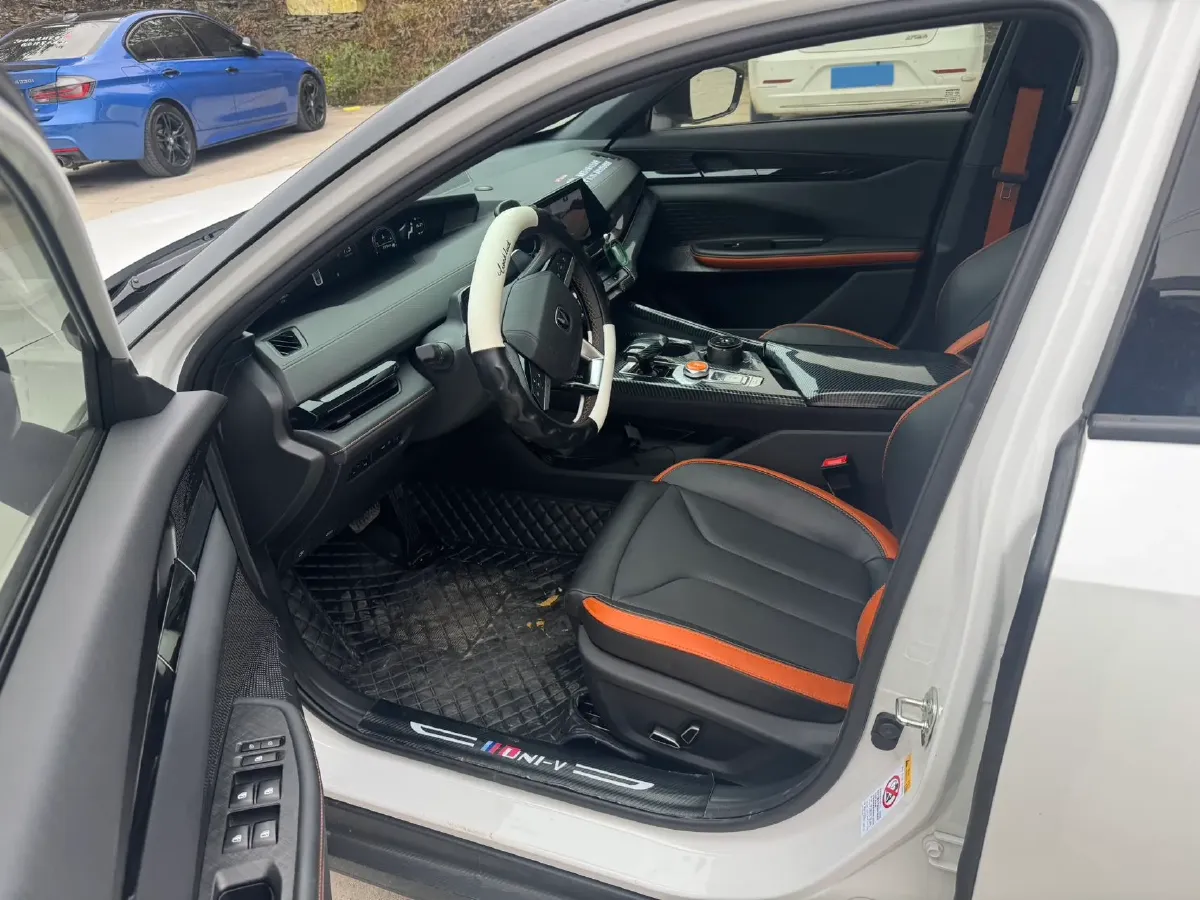 2023 ChangAn UNI-V 1.5T 188HP L4 7DCT,autocango,china used car exporter,china ev exporter,chinese used car exporter,chinese used ev exporter