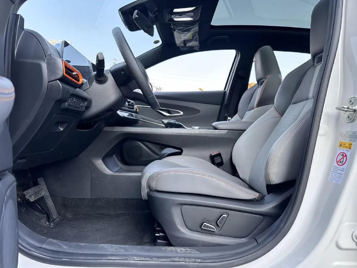 2022 ChangAn UNI-T 1.5T 188HP L4 7DCT,autocango,china used car exporter,china ev exporter,chinese used car exporter,chinese used ev exporter