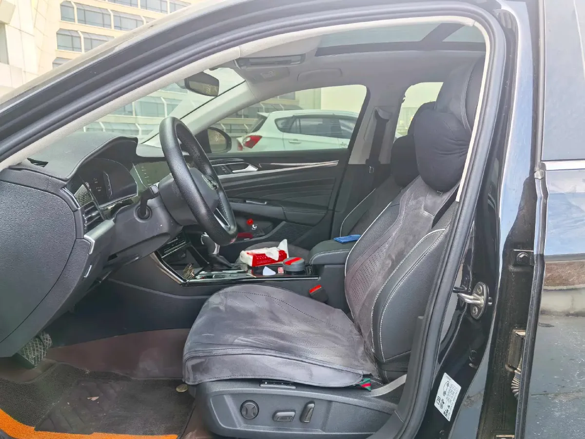 2024 Volkswagen Passat 2.0T 220HP L4 7DCT,autocango,china used car exporter,china ev exporter,chinese used car exporter,chinese used ev exporter