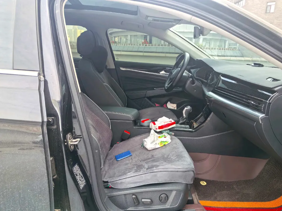 2024 Volkswagen Passat 2.0T 220HP L4 7DCT,autocango,china used car exporter,china ev exporter,chinese used car exporter,chinese used ev exporter