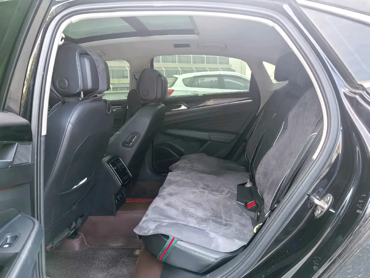 2024 Volkswagen Passat 2.0T 220HP L4 7DCT,autocango,china used car exporter,china ev exporter,chinese used car exporter,chinese used ev exporter