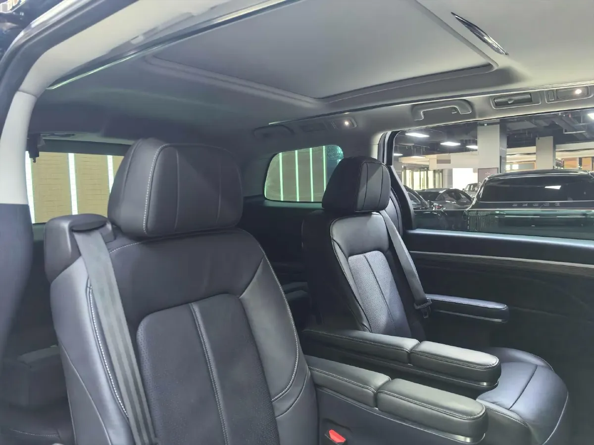 2021 GAC Trumpchi M8 2.0T 252HP L4 8AT,autocango,china used car exporter,china ev exporter,chinese used car exporter,chinese used ev exporter