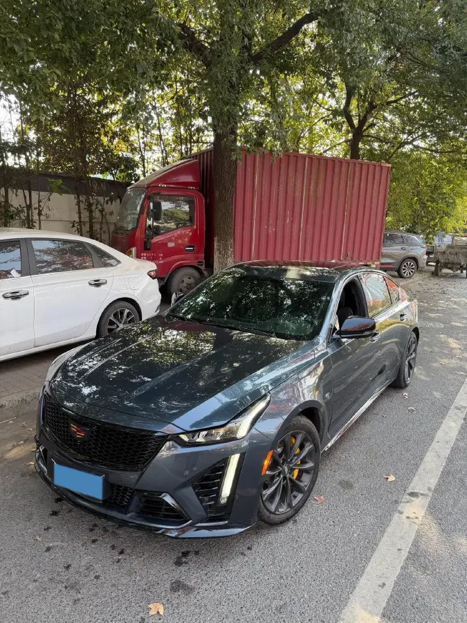 2022 Cadillac CT5 2.0T 237HP L4 10AT