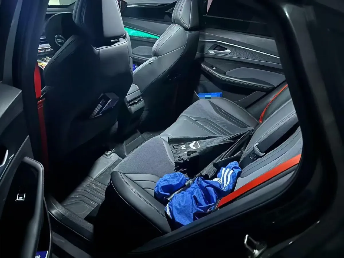 2022 Geely Binray 1.5T 181HP L4 7DCT,autocango,china used car exporter,china ev exporter,chinese used car exporter,chinese used ev exporter