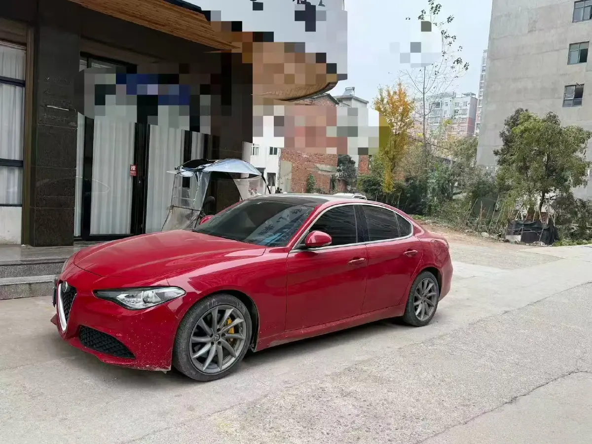 2019 Alfa Romeo Giulia 2.0T 280HP L4 8AT