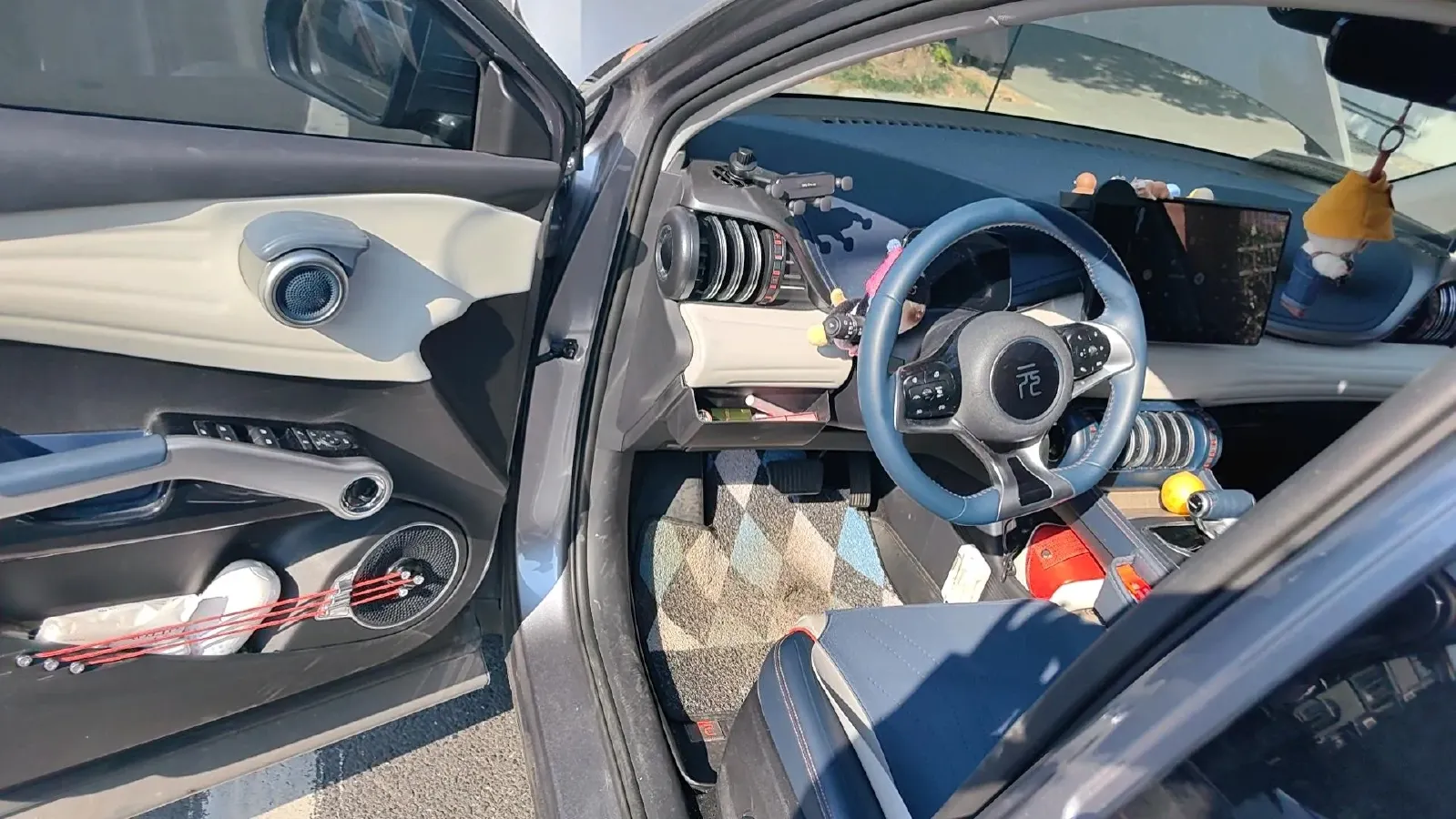 2022 Roewe RX5 MAX 1.5T 181HP L4 6AT,autocango,china used car exporter,china ev exporter,chinese used car exporter,chinese used ev exporter