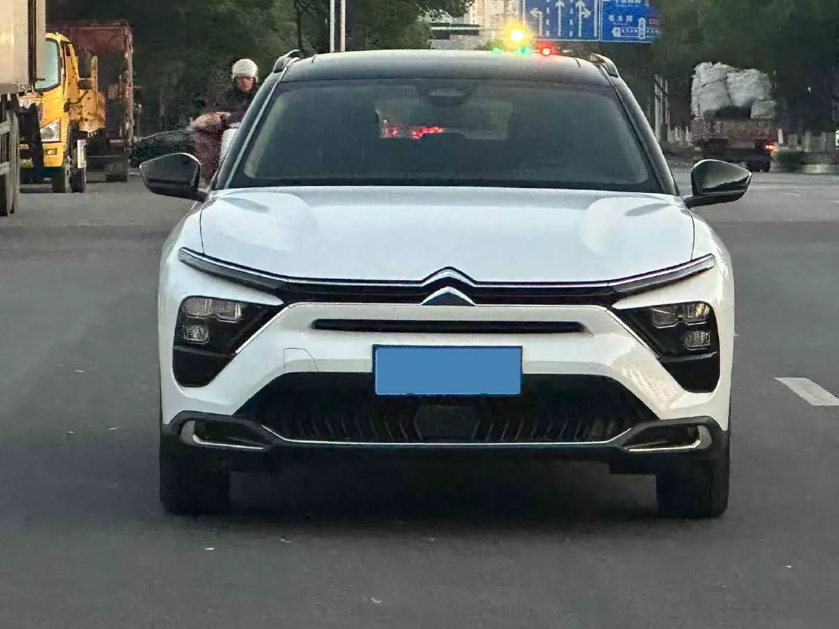 2022 Citroen C5 X 1.6T 175HP L4 8AT,autocango,china used car exporter,china ev exporter,chinese used car exporter,chinese used ev exporter