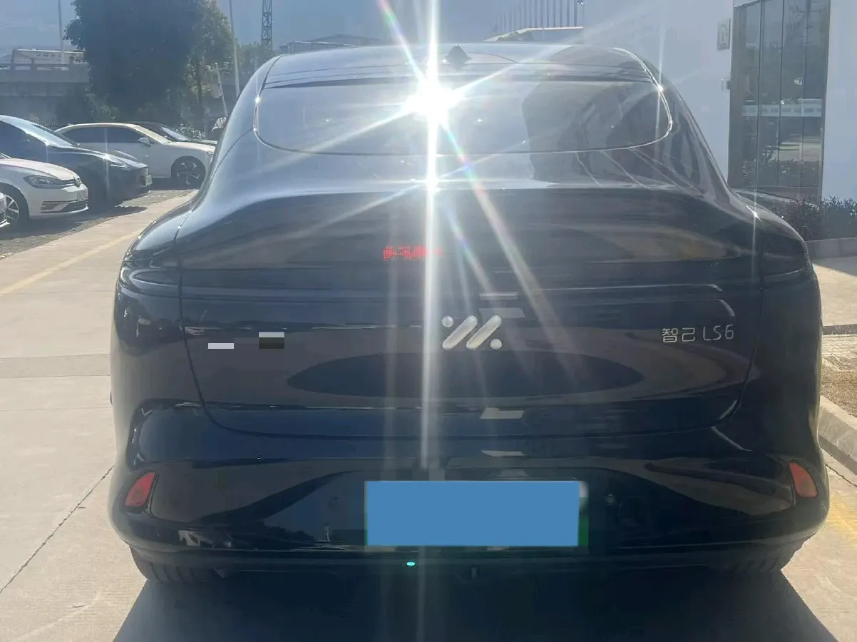 2025 IM LS6 BEV 75KWH,autocango,china used car exporter,china ev exporter,chinese used car exporter,chinese used ev exporter