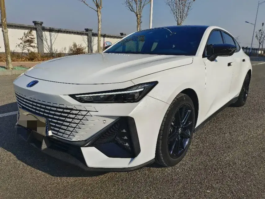 2023 ChangAn UNI-V 1.5T 188HP L4 7DCT